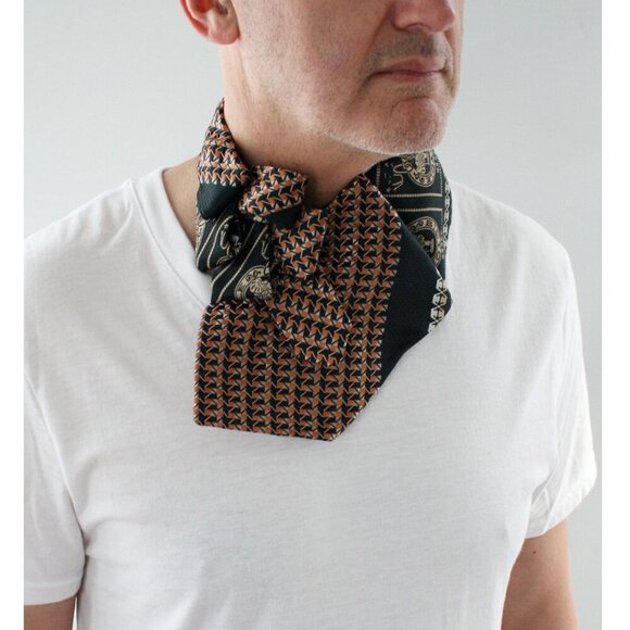 Men's Green Ascot Tie - Vintage Ascot Scarf. - Picture 7 of 8